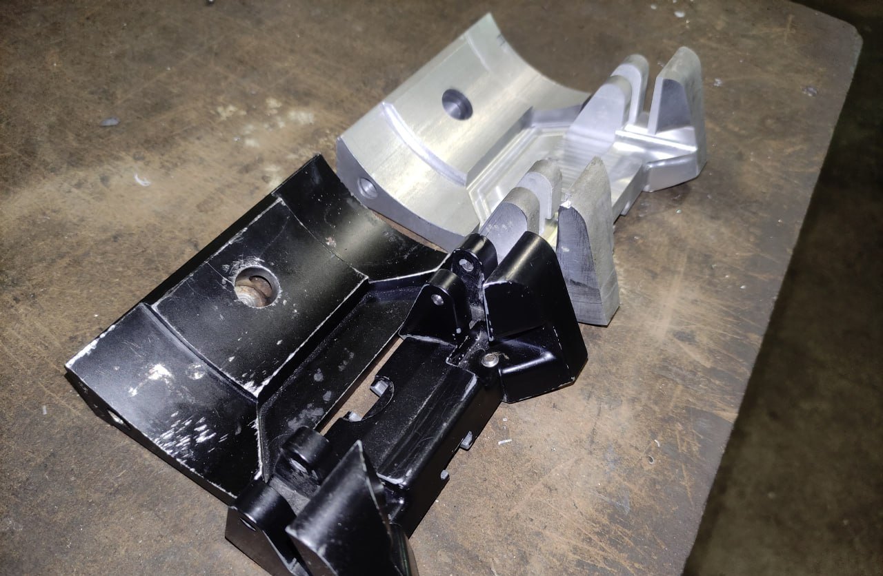 CNC-frästa detaljer i stål och aluminium
